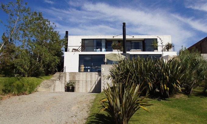 El Chorro House | New Modern Home with Sea Views near the Beach