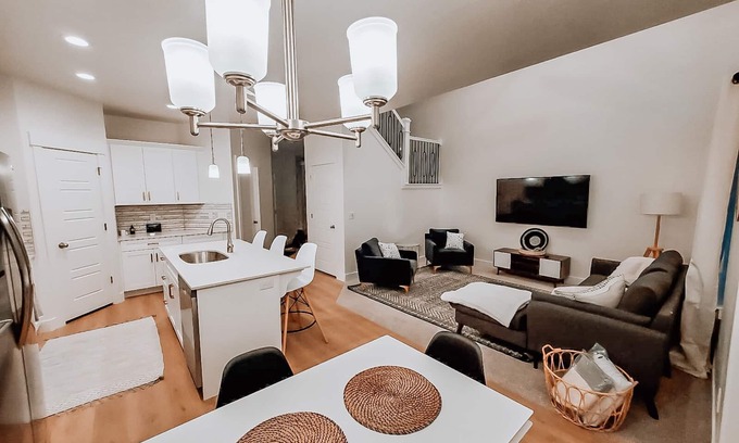 Lehi House | New Modern Luxurious Townhome in Silicon Slopes