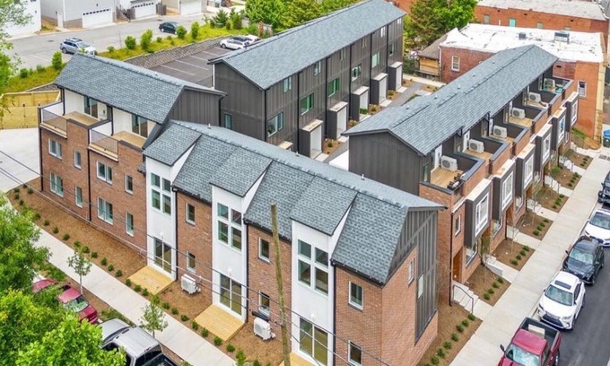 St. Elmo Improvement League House | New Modern Townhome in St Elmo! Minutes to downtown, Southside, & Northshore