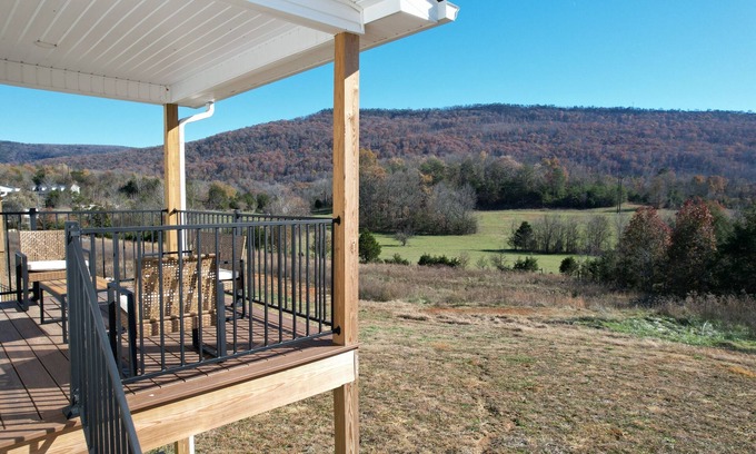 Trenton Cottage | *NEW* Mountain & Sunset Views l Near Cloudland Canyon - Cloudland Cottage!