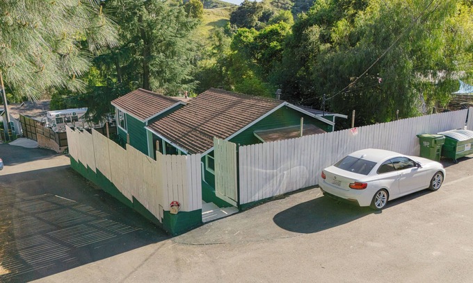 Sylmar House | NEW MTN Home with Fast INTERNET & AC awesome Angeles Forest - 3bed2bath