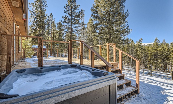 Bailey House | NEW! Nature’s Haven: Cabin with Views & Hot Tub