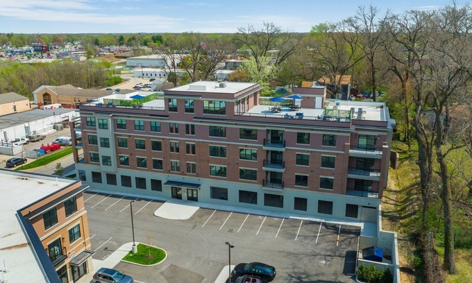 Northeast South Bend Condo | New Notre Dame Condo - Cozy, Roomy, and Ready for Your Booking!