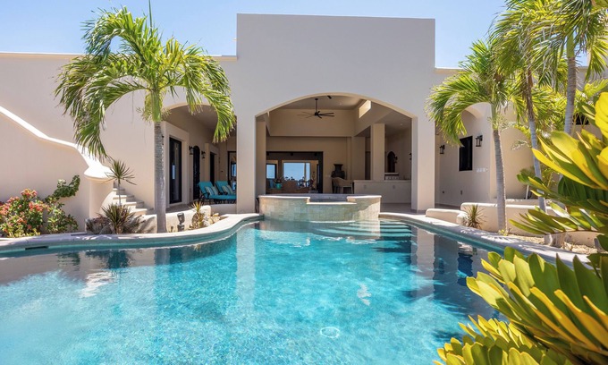 La Ribera House | New Ocean front 4-bdrm villa, Pool, Hot Tub WiFi, AC in beautiful Playa Colorada
