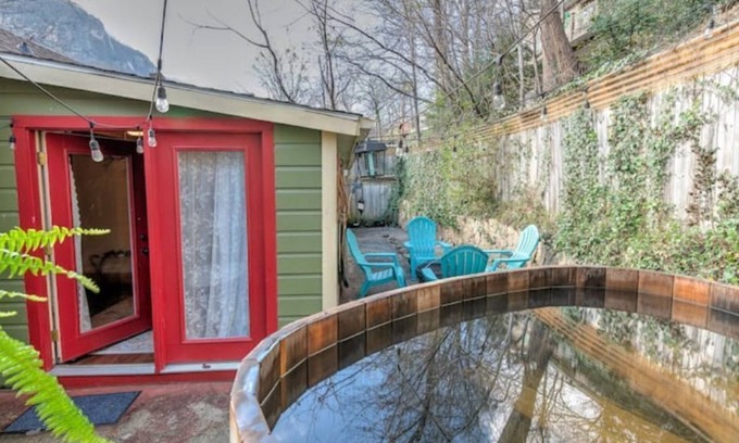 Chimney Rock House | New owner! Lake Lure Cottage + Hot Tub + King suite!