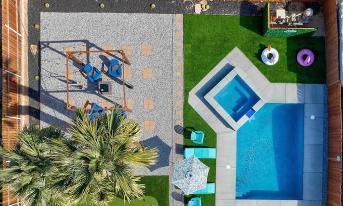 North Palm Springs Villa | New!Palm Springs Windmill Villa-Pool/Spa/Golf/View