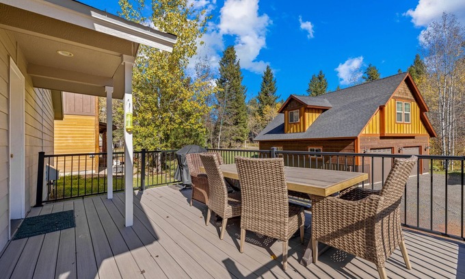 McCall House | New! Pet friendly haven with outdoor space, parking, near trails