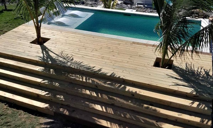 Rainbow Bay House | NEW POOL! Luxury waterfront! "Rainbow Charm"