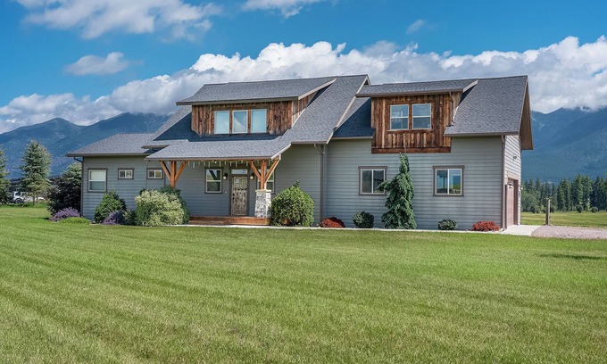 Creston House | New! Private Hot Tub, Stunning Views, Family-Friendly Home