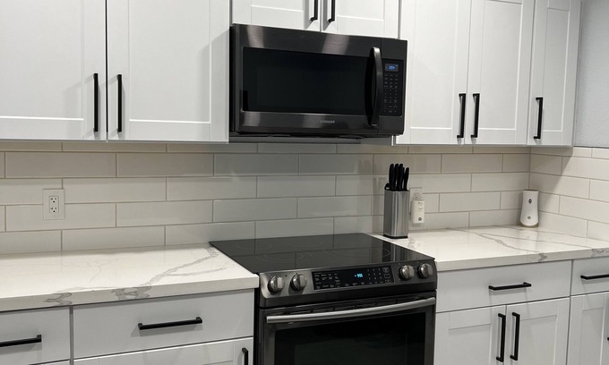 Cactus View House | NEW! Private Modern Home Near Sky Harbor Airport! AFFORDABLE!
