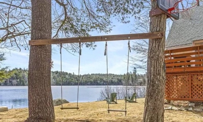 Raymond House | NEW Private Secluded Waterfront House on Quiet Lake