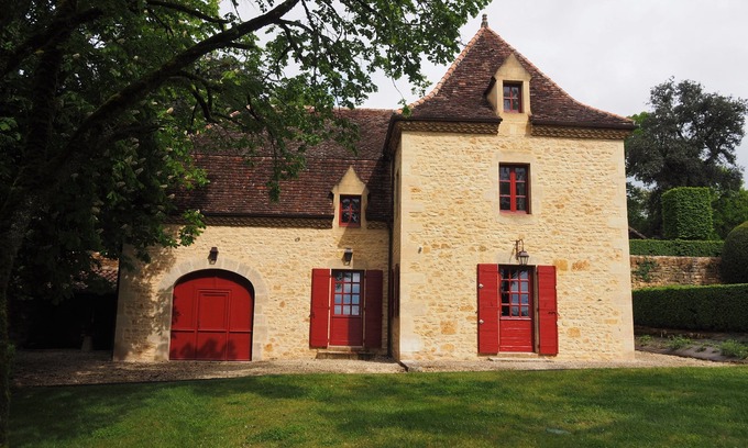 Carlux House | New Proche Sarlat - Beautiful stone house in 15th century manor park with swimming pool