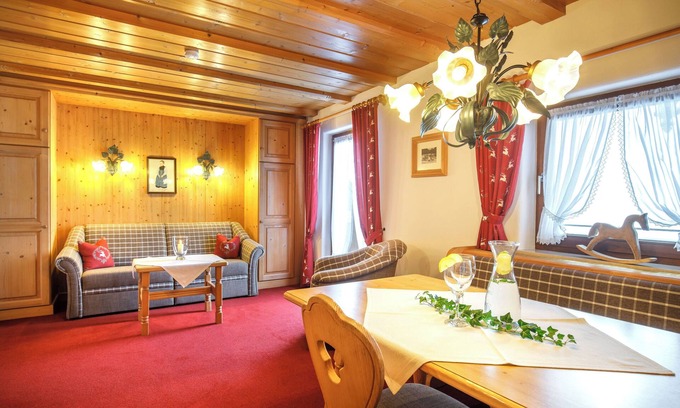 Ruhpolding Apartment | NEW - Rauschberg 50 to 60 sqm, balcony, kitchen, 1 bedroom, 1 living room, WLAN, 4 p.