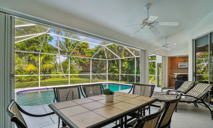 Crown Pointe House | NEW! Relaxed Tropical Retreat 5 miles to Beach