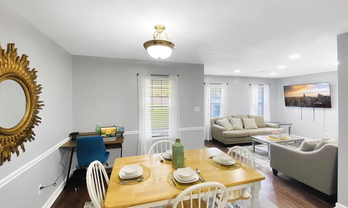 Evans House | NEW! Renovated Home - 10 Min to Augusta Downtown!
