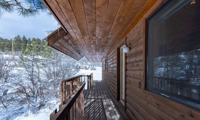 San Juan River Village Cabin | New Rental! Fish San Juan River, Ski Wolf Creek, minutes to downtown Pagosa
