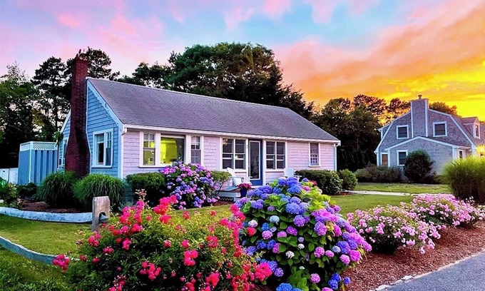 Popponesset House | New Rental-Popponesset, 2 beds, sleeps 4, A/C, 5 house walk to beach