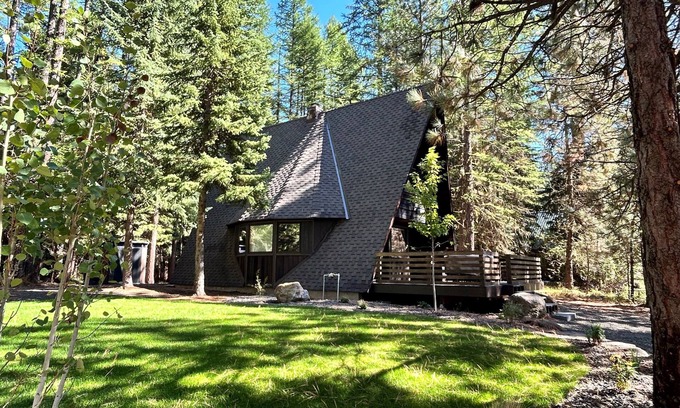 McCall House | New! River Cabin A-Frame-Remodeled A-Frame on the river, walk to town, lake & dining