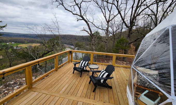 Cotter Cabin | NEW RIVER VIEW Cliff Dome Glamping @ White River, minutes to fishing, hikes!