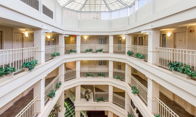 Lake Geneva Apartment | New! Romantic Lakeside Luxury - walking distance to downtown fun