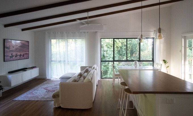 Nambour House | New Rosemount Treetops Retreat - Centrally Located to Beaches and Hinterland