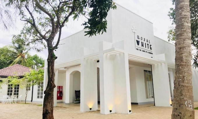 Anuradhapura Hotel | New Royal White Hotel