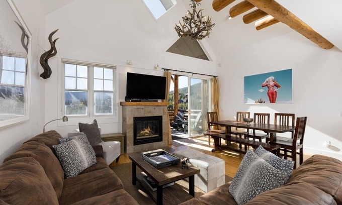 Saddle Ridge House | NEW! Saddle Ridge J2 3-Bedroom Home with Mountain view