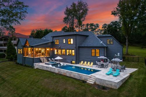 Mooresville House | New Saltwater Pool Spa Views Wilson Hideaway