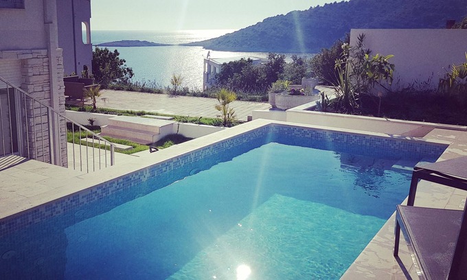 Razanj House | New Seafront Villa Hrvatska