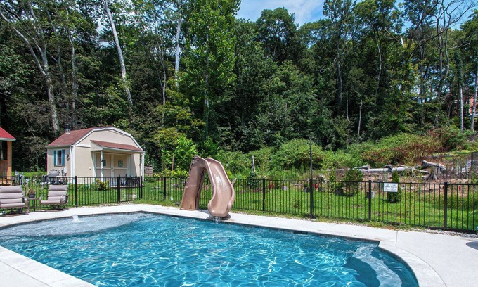Bellevue House | NEW Secluded Pool Home 20 Mins to DWTN!