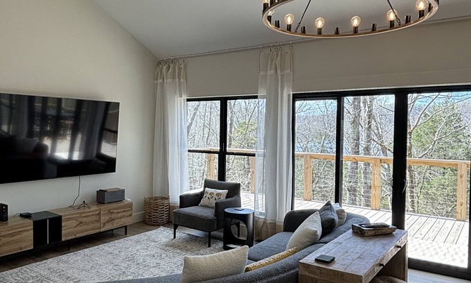 Smithville House | NEW! Shoreside Retreat, Path to Water, Hot Tub, Serene 5-Bed House