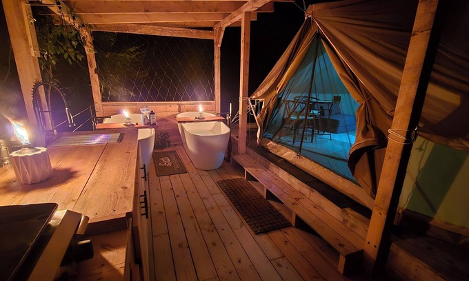 Mount Vision RV Rental | NEW! Site 3 at Coyote Hollow Park with private soaking tubs