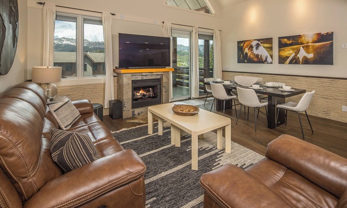 Saddle Ridge House | New! Ski-in/Ski-out 3-bedroom condo with private hot tub & grill