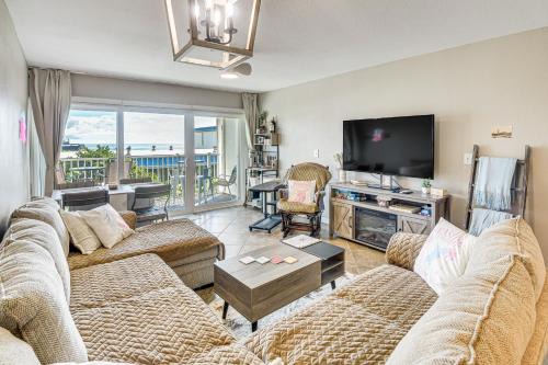 New Smyrna Beach Apartment | New Smyrna Beach Condo on Water Rest, Swim and Play