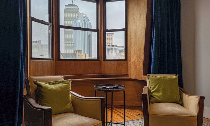 Columbus Apartment | NEW - South End Penthouse - Walk to Everything - Washer and Dryer in Unit -