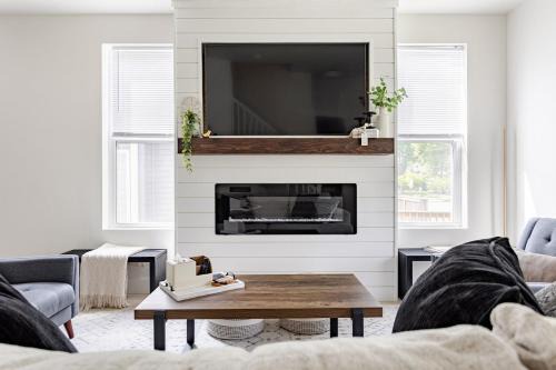 Indianapolis House | New spacious 5bedroom 4ba near Butler and Broad Ripple