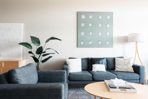 Highland House | New Spacious Modern Loft - Center of LoHi