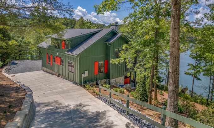 Mill Spring House | New Spacious Perfect Lake House -11 miles to TIEC