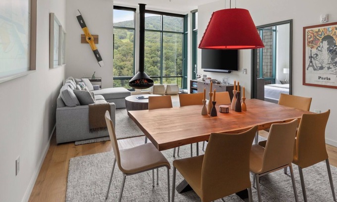 Stowe Area Condo | NEW SPRUCE PEAK TREE HOUSE UNIT STEPS TO THE LIFTS. WITH BIG MOUNTAIN VIEWS SLEEPS 9