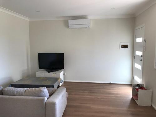 Baulkham Hills House | New stand-alone 2-bedroom house