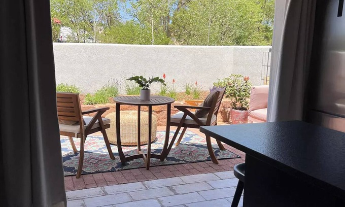 South Capitol Apartment | New Studio Apartment Less than a Mile From Plazan