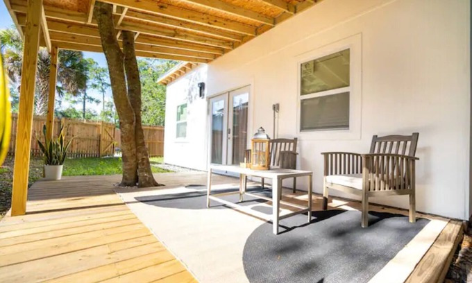 Southside House | New Studio Bungalow near San Marco - Sleeps 3