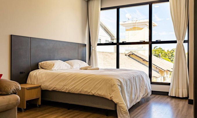 Ingleses Centro Apartment | New Studio Well Located 750m From the Beach Sti209