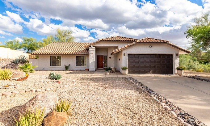 Fountain Hills House | NEW Stunning Fountain Hills Home - 3BED/2BA (Sleeps 8 + Foosball Table!)