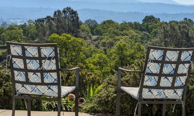 Mariposa House | New! 🌟 Stunning Views 🌟 Yosemite Hilltop Heaven