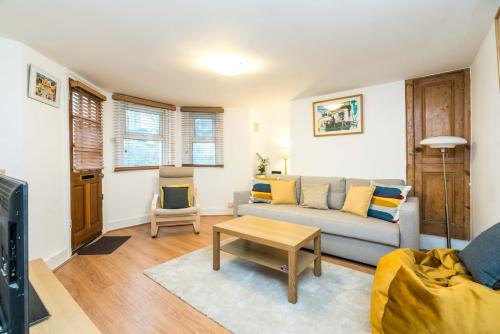 New Cross Apartment | NEW Stylish 1 Bedroom Flat with Garden | London