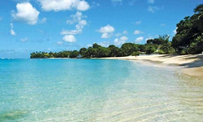 Gibbes Apartment | New Stylish 3BR, Walk to Beach! Pool
