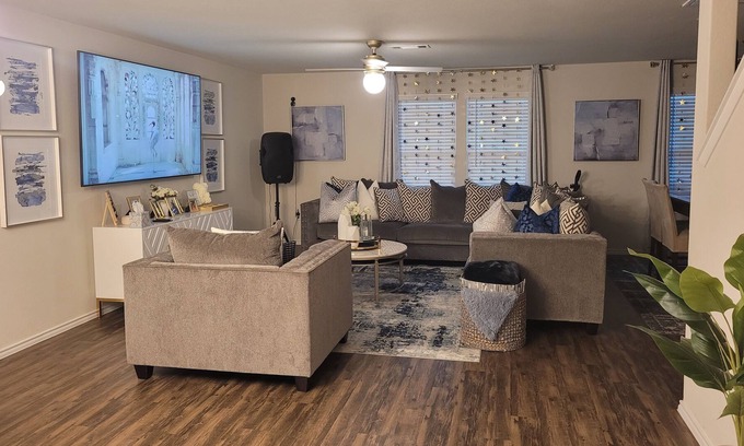 Missouri City House | New Stylish Mother-In-Law Suite With Full Bath 💫