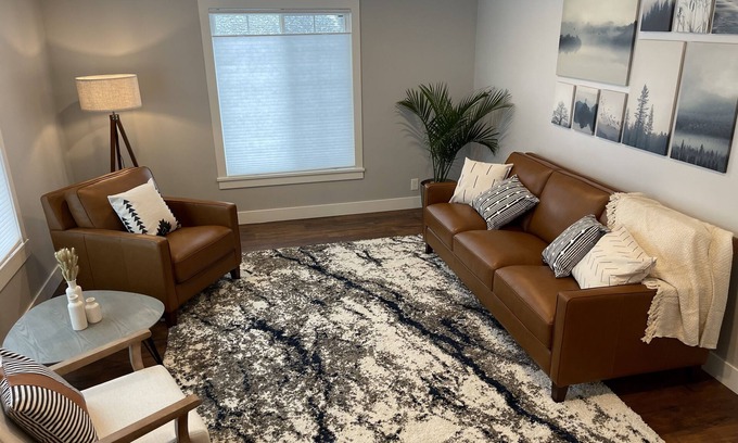 Sugar House House | NEW Sugarhouse Remodeled Home w/Hot Tub LOCATION!
