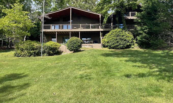 Gainesville Cottage | New! Sunset Cove - Lake Lanier - Cozy Cottage, Amazing Views, Deep Water Dock